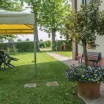 Agriturismo Casella Hotel *