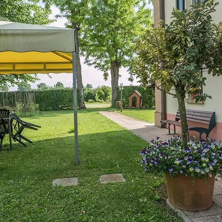 Agriturismo Casella Bauernhof *