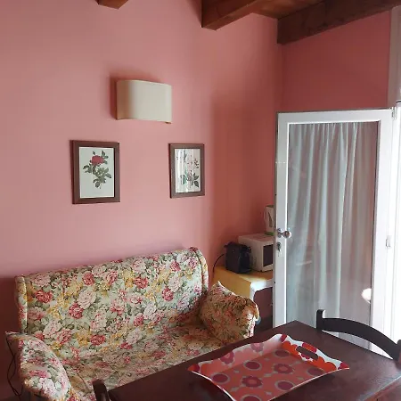 Agriturismo Casella Farm stay