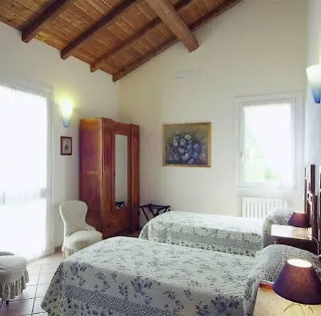 Agriturismo Casella מלון *