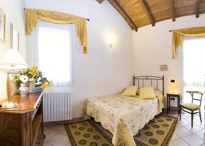 Agriturismo Casella Hotel